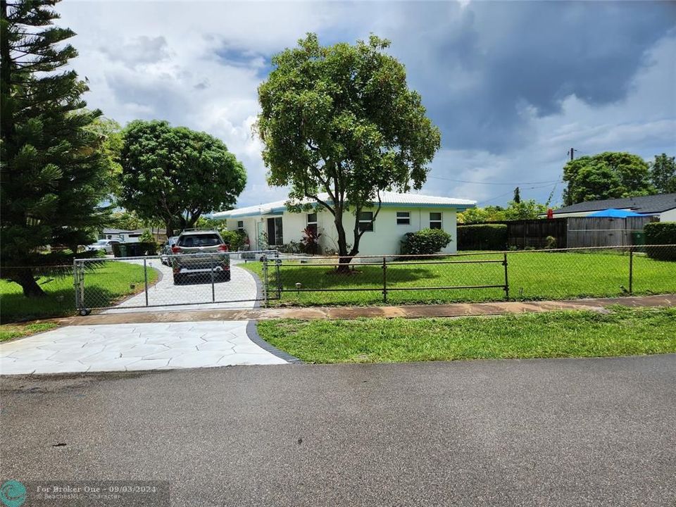 For Sale: $474,900 (3 beds, 2 baths, 1336 Square Feet)