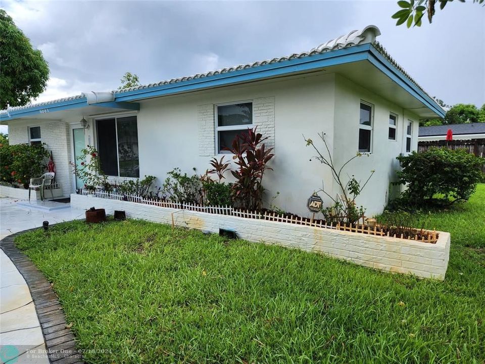 For Sale: $474,900 (3 beds, 2 baths, 1336 Square Feet)