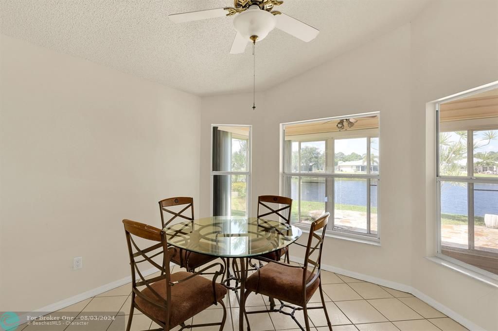For Sale: $275,000 (2 beds, 2 baths, 1450 Square Feet)