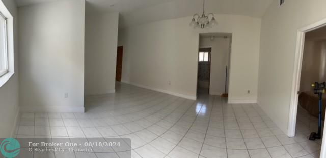 En Venta: $569,999 (4 camas, 2 baños, 1464 Pies cuadrados)