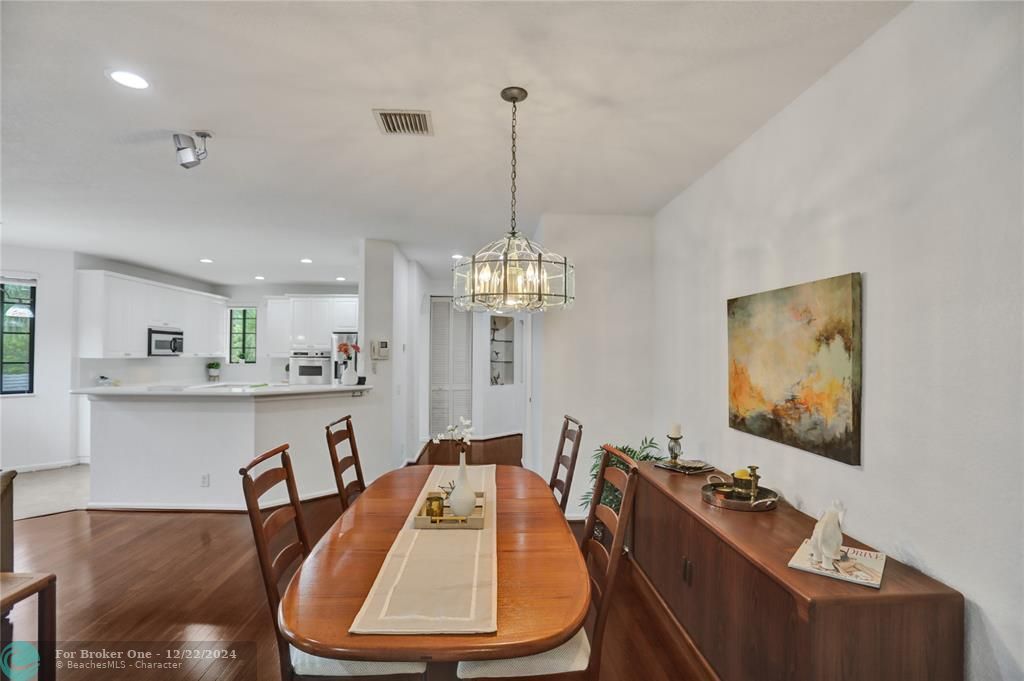 En Venta: $799,000 (3 camas, 2 baños, 2350 Pies cuadrados)