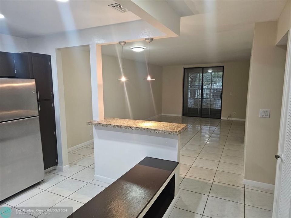 For Rent: $1,950 (2 beds, 2 baths, 958 Square Feet)