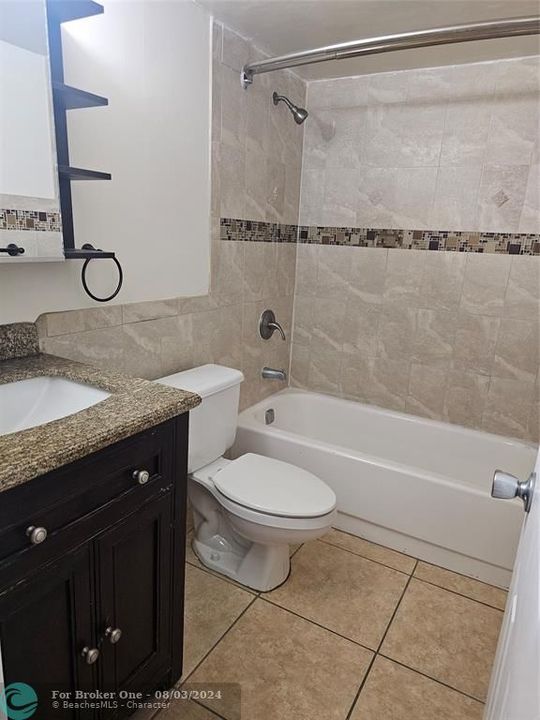 For Rent: $1,950 (2 beds, 2 baths, 958 Square Feet)