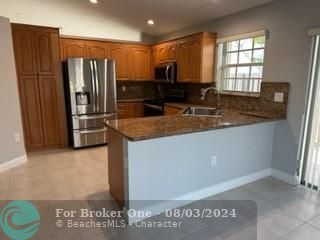 For Rent: $3,600 (3 beds, 2 baths, 1685 Square Feet)