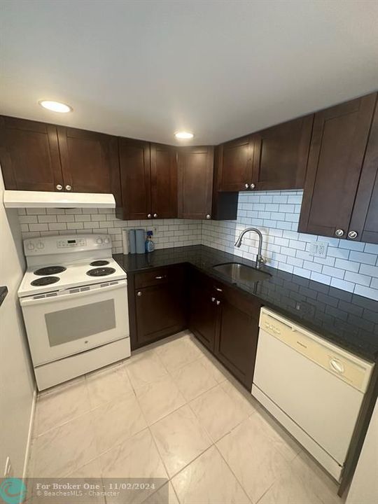 For Rent: $2,800 (2 beds, 2 baths, 1014 Square Feet)