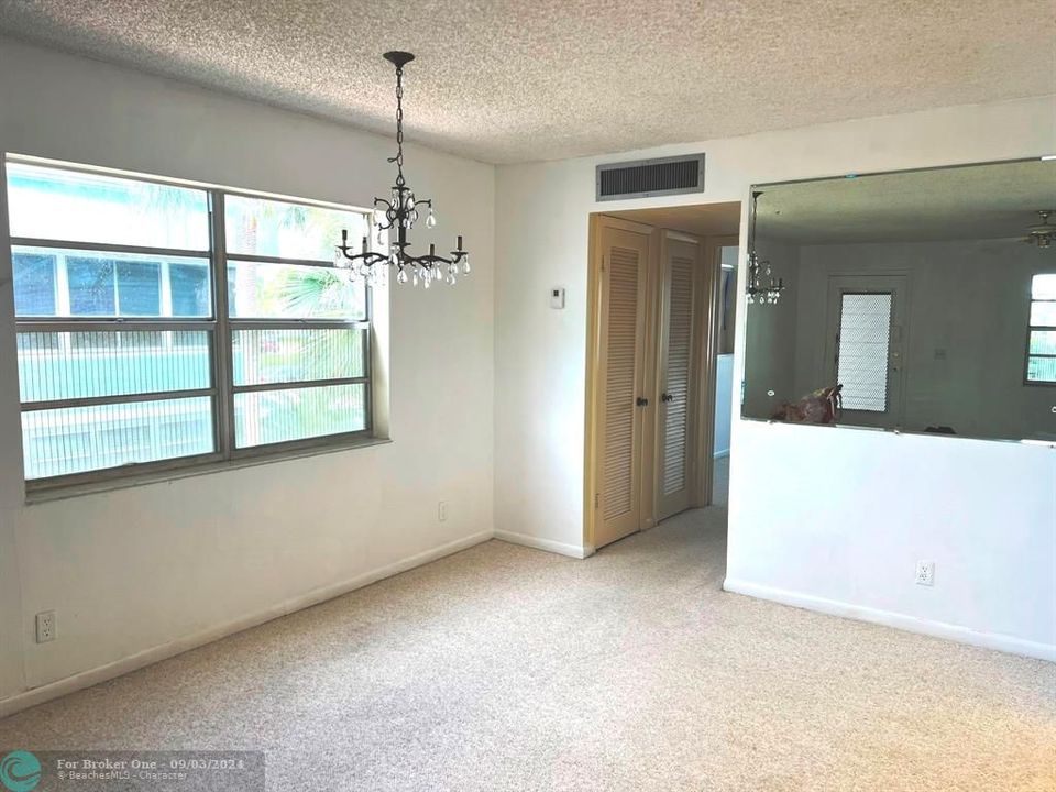 For Sale: $78,900 (1 beds, 1 baths, 760 Square Feet)