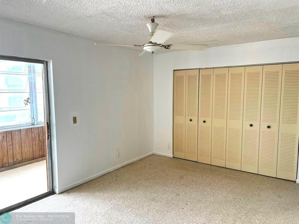 For Sale: $78,900 (1 beds, 1 baths, 760 Square Feet)