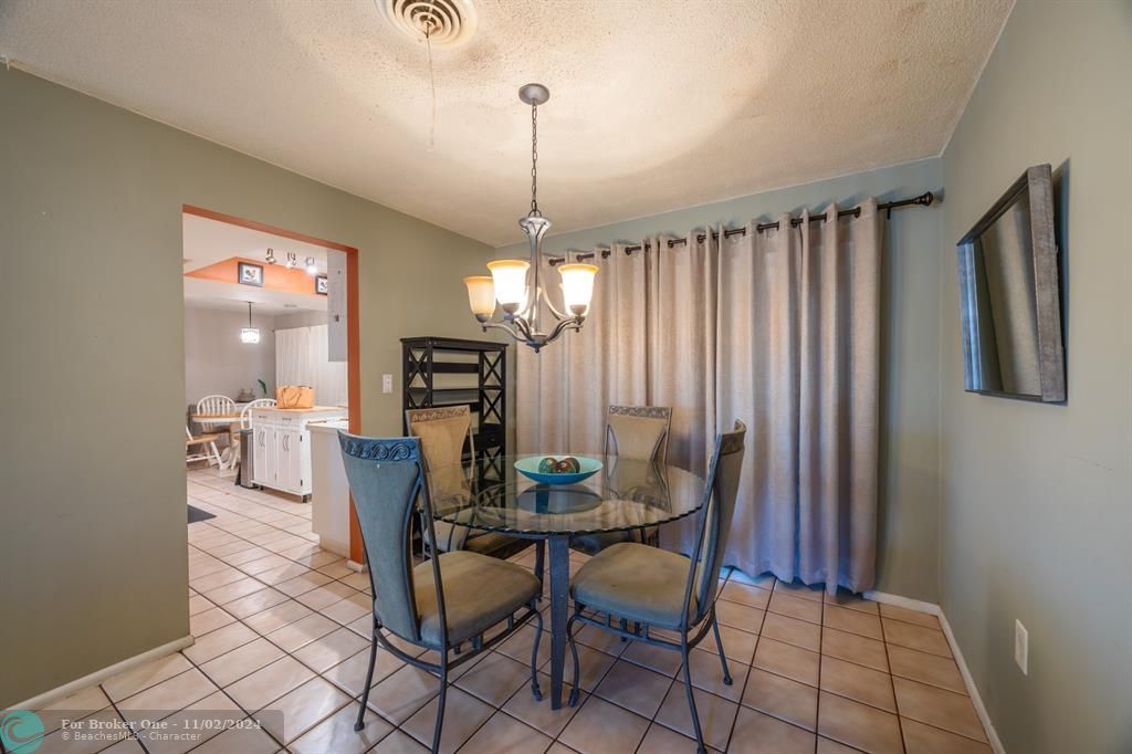 For Sale: $409,800 (2 beds, 2 baths, 1537 Square Feet)