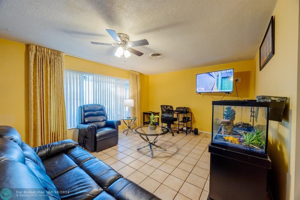 For Sale: $409,800 (2 beds, 2 baths, 1537 Square Feet)