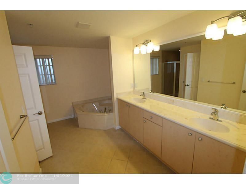 For Rent: $2,700 (3 beds, 2 baths, 2050 Square Feet)