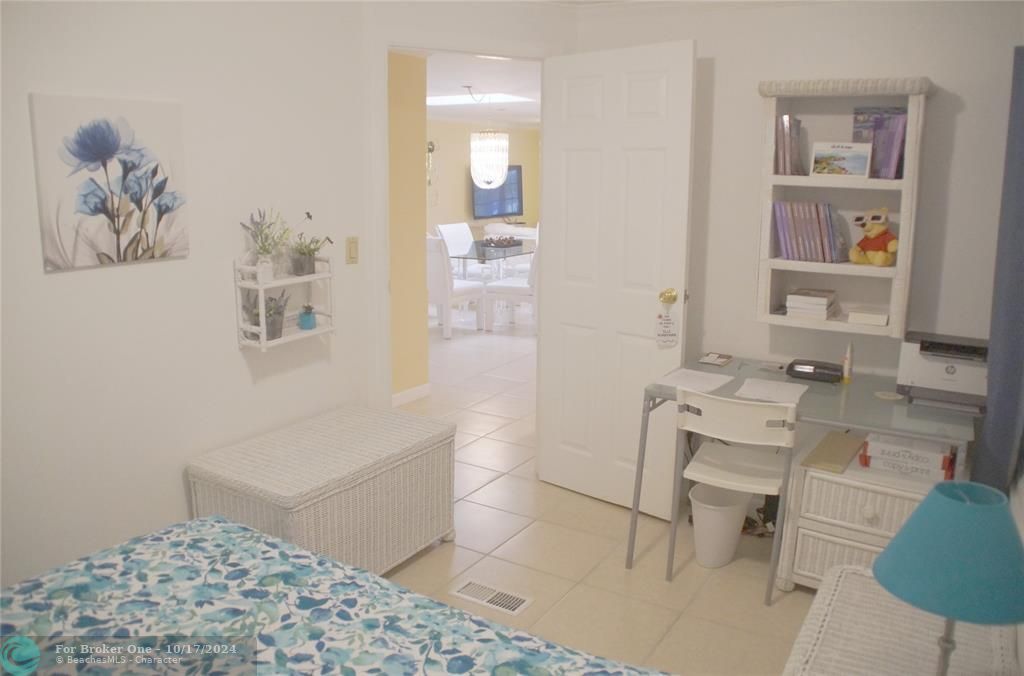 Vendido Recientemente: $349,000 (3 camas, 2 baños, 1684 Pies cuadrados)