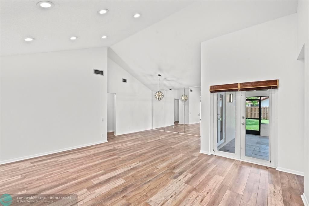 For Sale: $629,895 (2 beds, 2 baths, 1325 Square Feet)