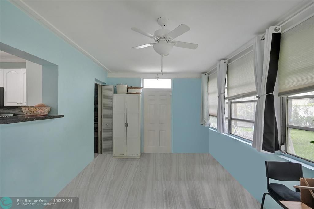 For Sale: $365,000 (2 beds, 1 baths, 1062 Square Feet)