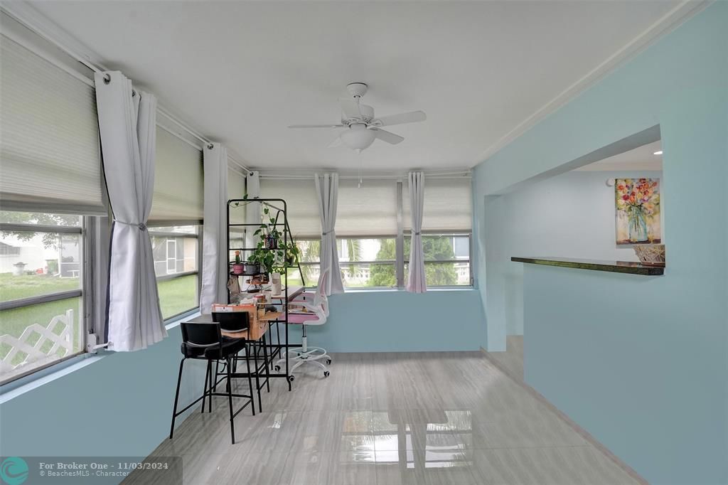 For Sale: $365,000 (2 beds, 1 baths, 1062 Square Feet)