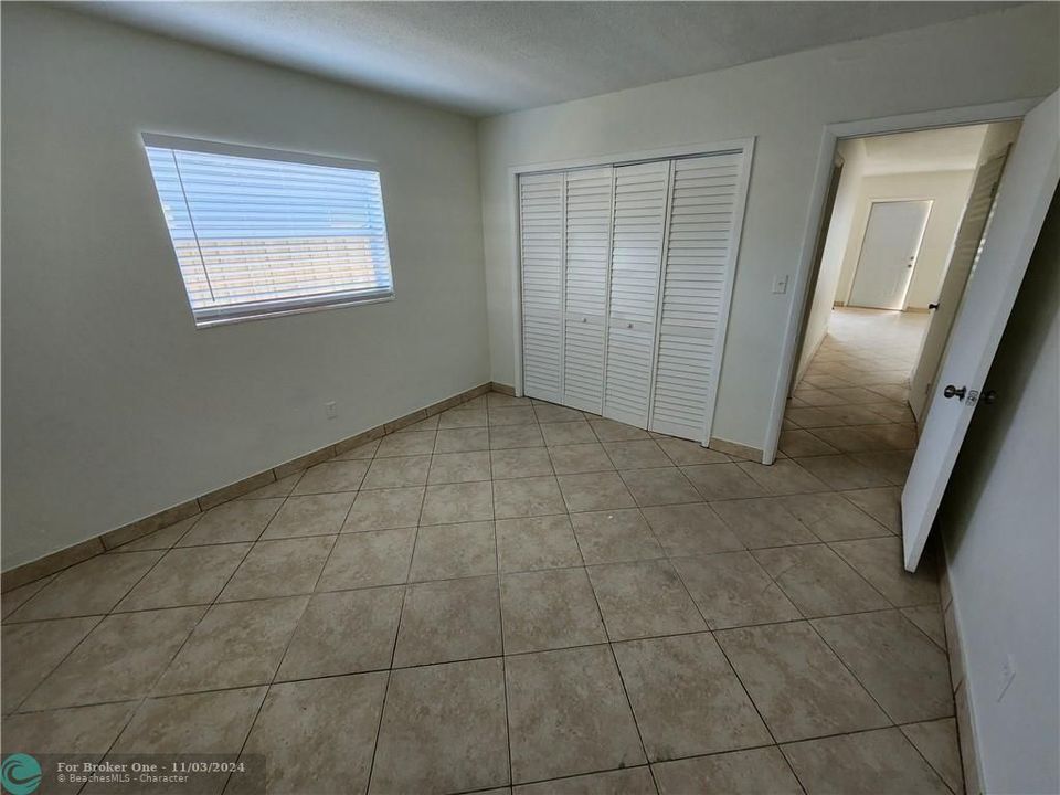 For Sale: $2,550 (2 beds, 1 baths, 980 Square Feet)