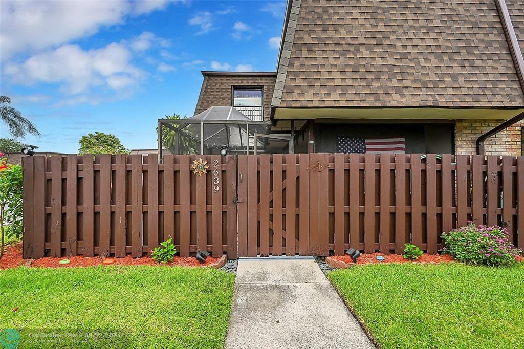 For Sale: $425,000 (3 beds, 2 baths, 1434 Square Feet)