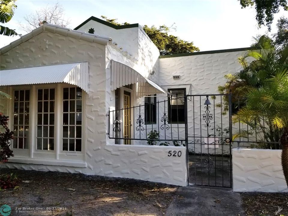 En Venta: $475,000 (2 camas, 1 baños, 901 Pies cuadrados)