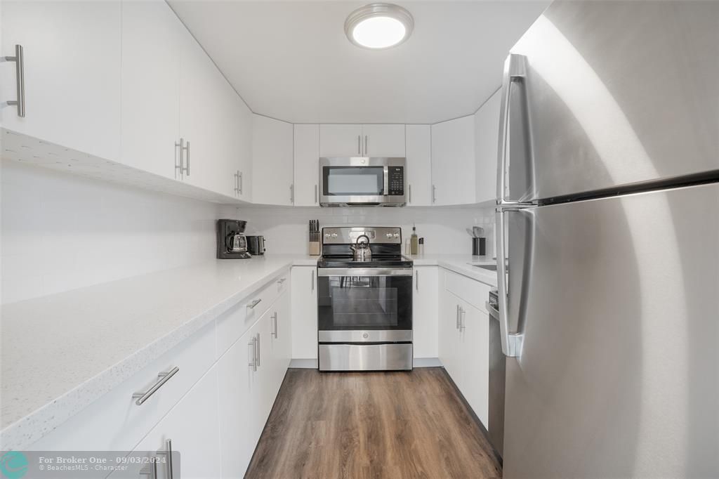 Recently Rented: $2,690 (1 beds, 1 baths, 26228 Square Feet)