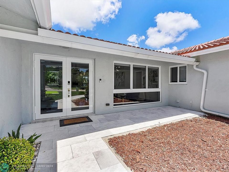 Recently Sold: $849,000 (4 beds, 2 baths, 2304 Square Feet)