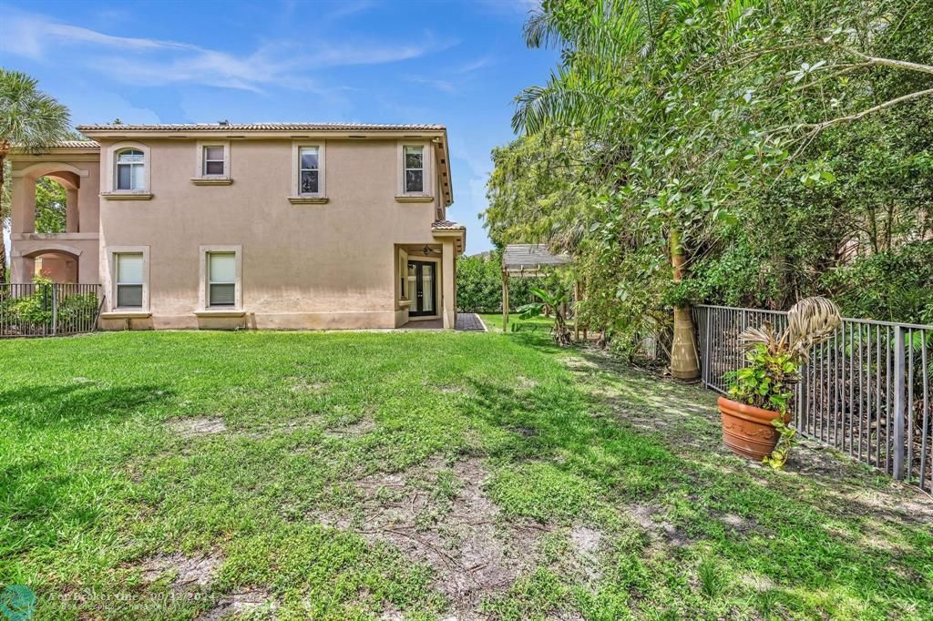 For Sale: $679,000 (4 beds, 2 baths, 2422 Square Feet)