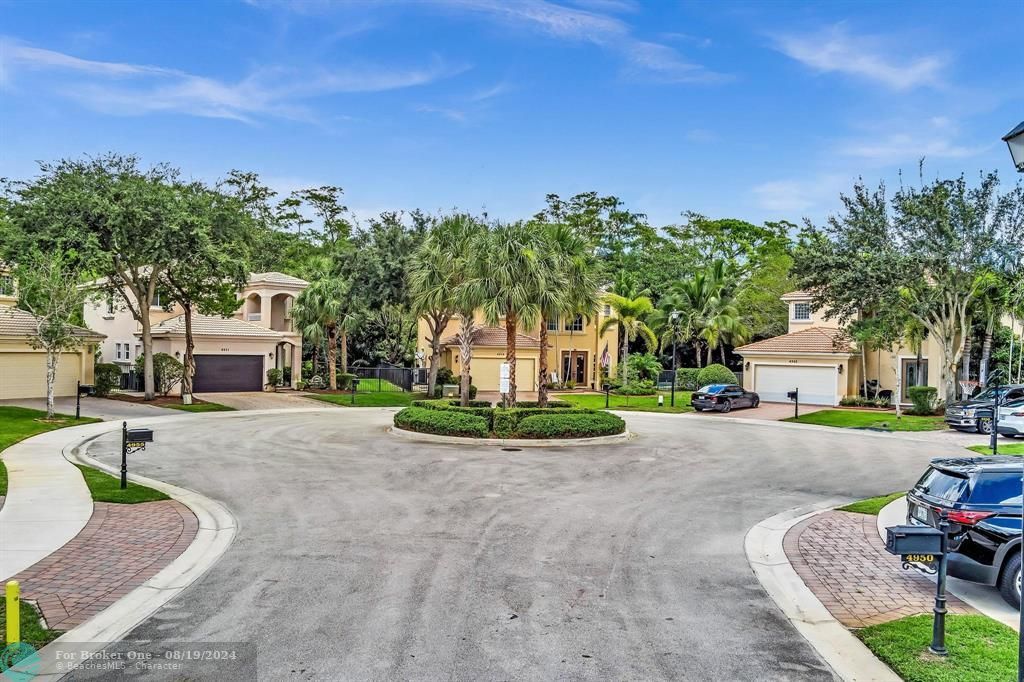 For Sale: $679,000 (4 beds, 2 baths, 2422 Square Feet)