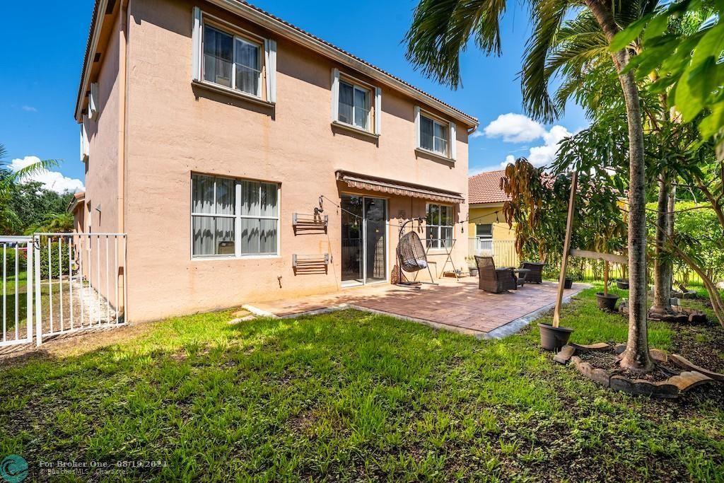 En Venta: $849,900 (4 camas, 2 baños, 2240 Pies cuadrados)