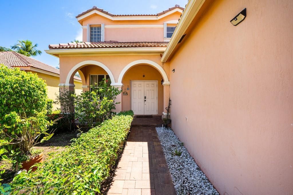 For Sale: $849,900 (4 beds, 2 baths, 2240 Square Feet)