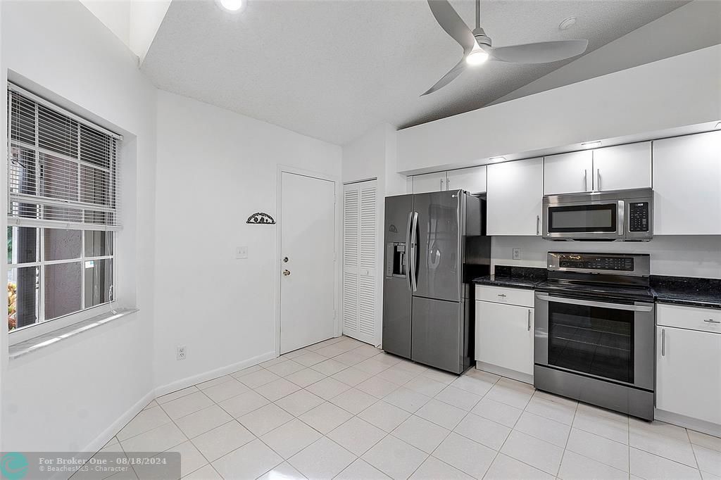 For Sale: $465,000 (2 beds, 2 baths, 1747 Square Feet)