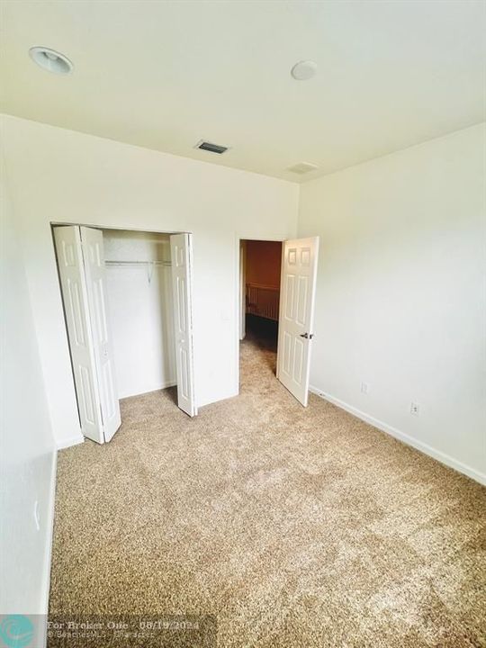 For Rent: $2,400 (4 beds, 2 baths, 1588 Square Feet)