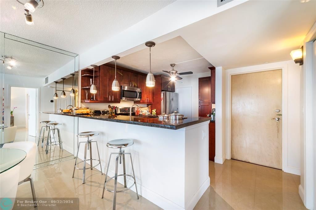 For Sale: $459,900 (1 beds, 1 baths, 1150 Square Feet)