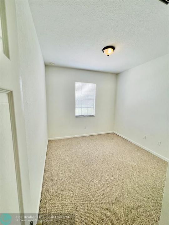 For Rent: $2,300 (3 beds, 2 baths, 1565 Square Feet)