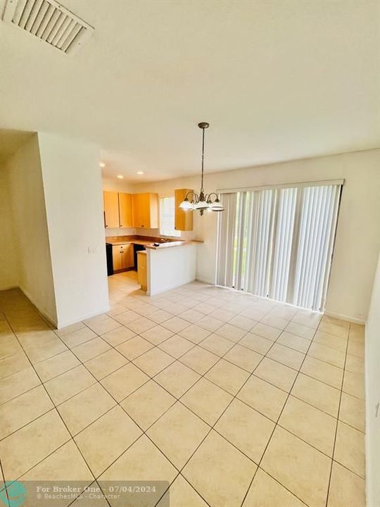 For Rent: $2,300 (3 beds, 2 baths, 1565 Square Feet)