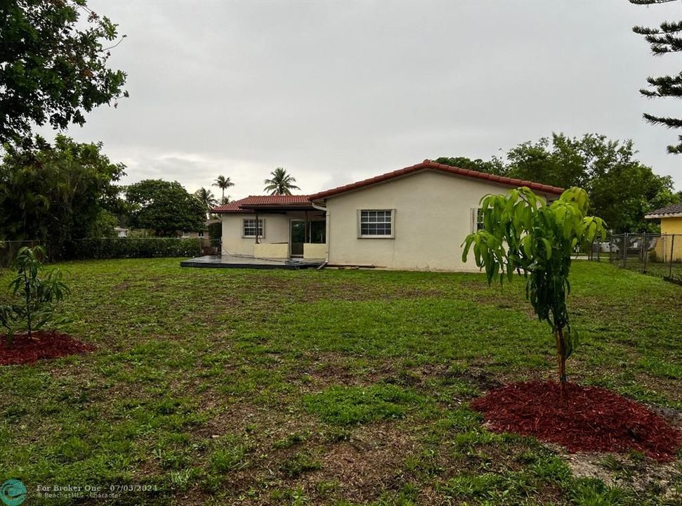 For Rent: $4,200 (4 beds, 2 baths, 1758 Square Feet)
