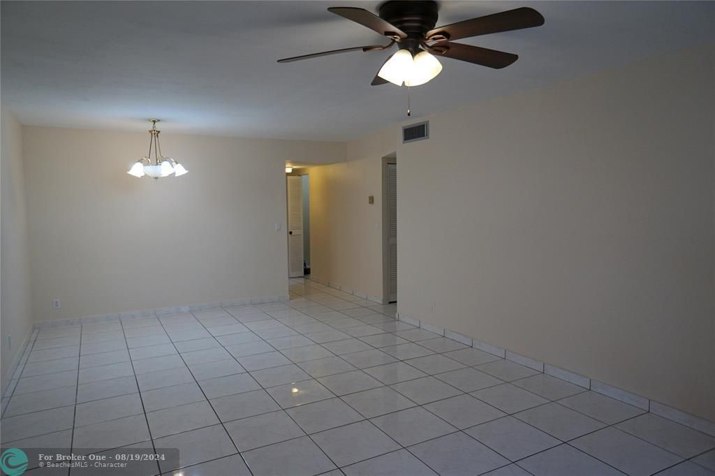 For Sale: $129,000 (2 beds, 2 baths, 1010 Square Feet)