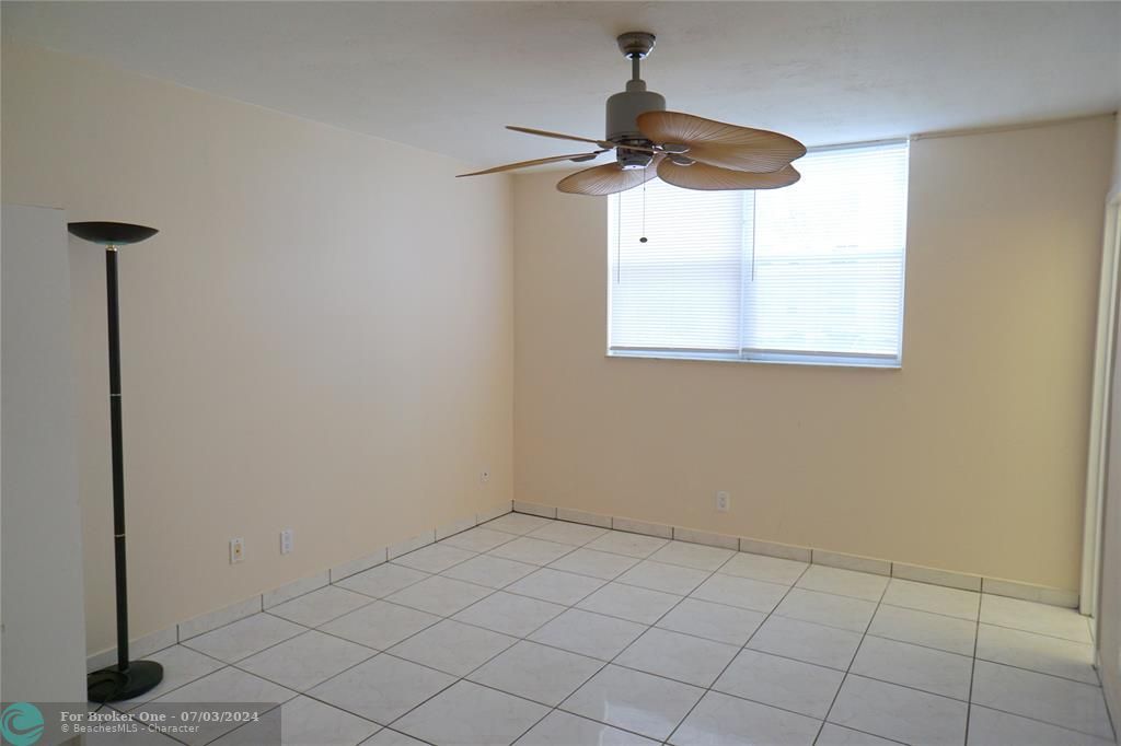 For Sale: $129,000 (2 beds, 2 baths, 1010 Square Feet)