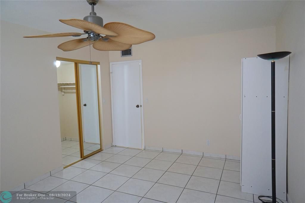 For Sale: $129,000 (2 beds, 2 baths, 1010 Square Feet)