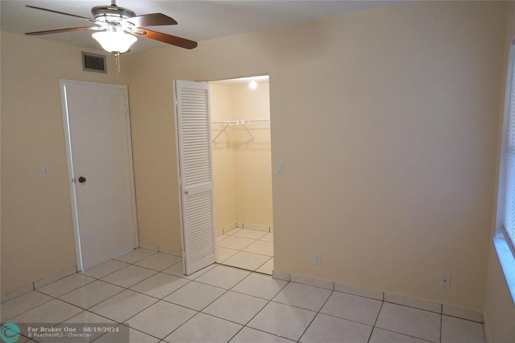 For Sale: $129,000 (2 beds, 2 baths, 1010 Square Feet)