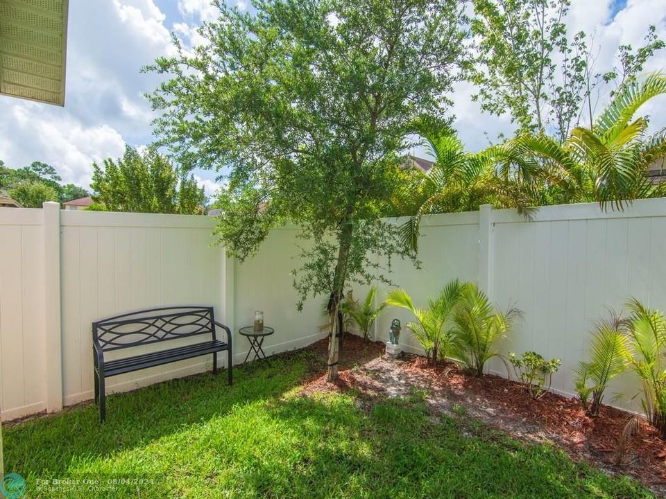 For Sale: $369,000 (4 beds, 2 baths, 1717 Square Feet)