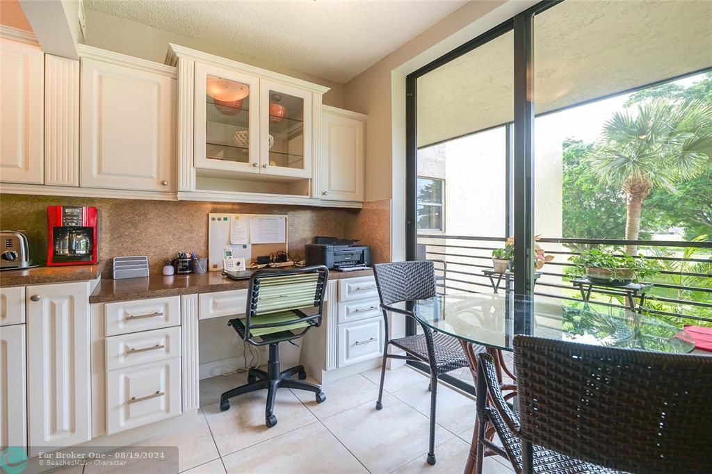 For Sale: $259,000 (2 beds, 2 baths, 1384 Square Feet)