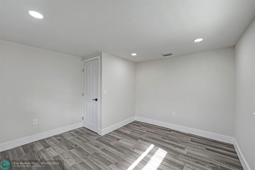 For Rent: $3,195 (3 beds, 2 baths, 1142 Square Feet)