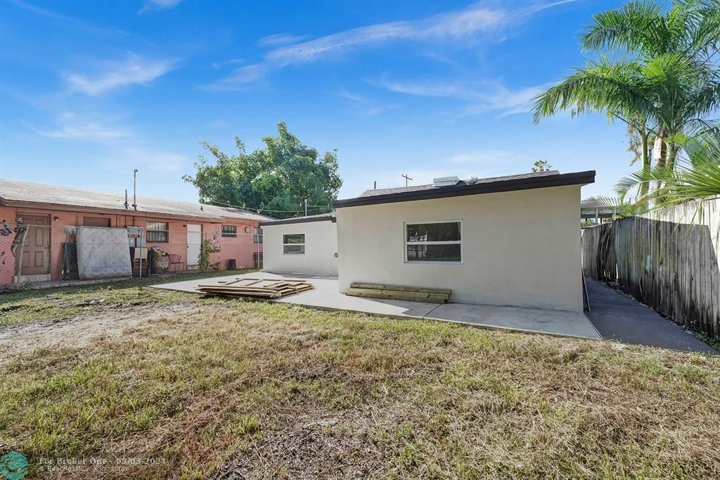 For Rent: $3,195 (3 beds, 2 baths, 1142 Square Feet)