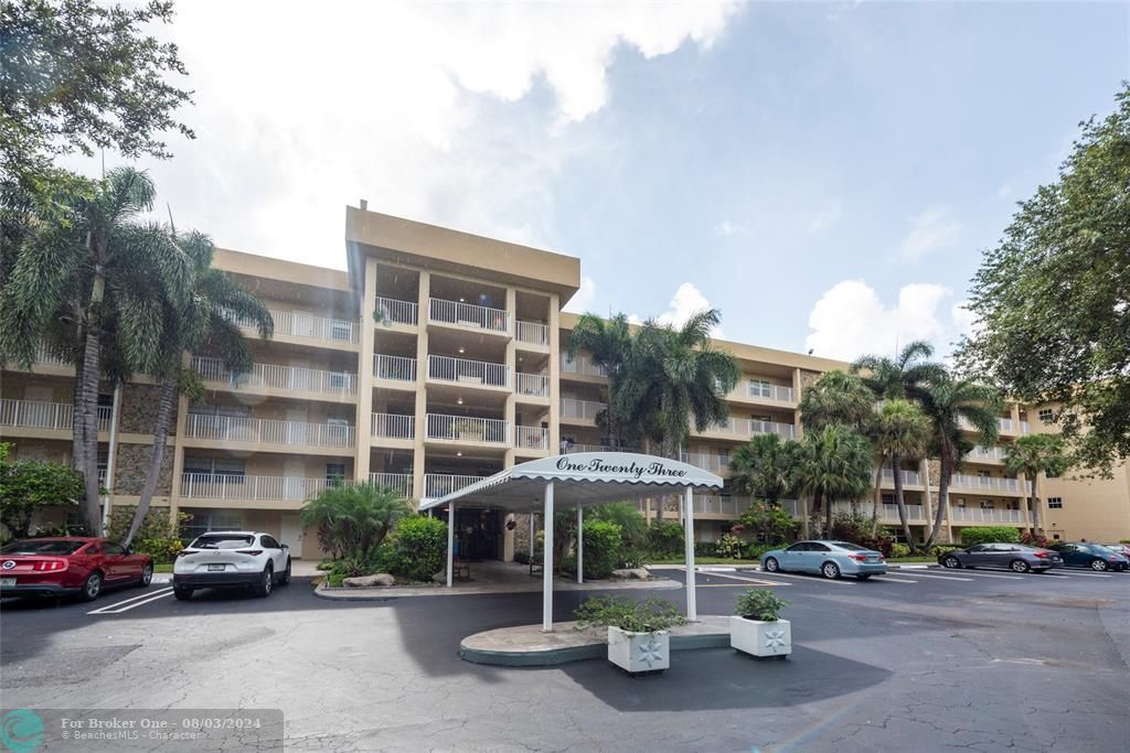 Active With Contract: $345,000 (3 beds, 2 baths, 1390 Square Feet)