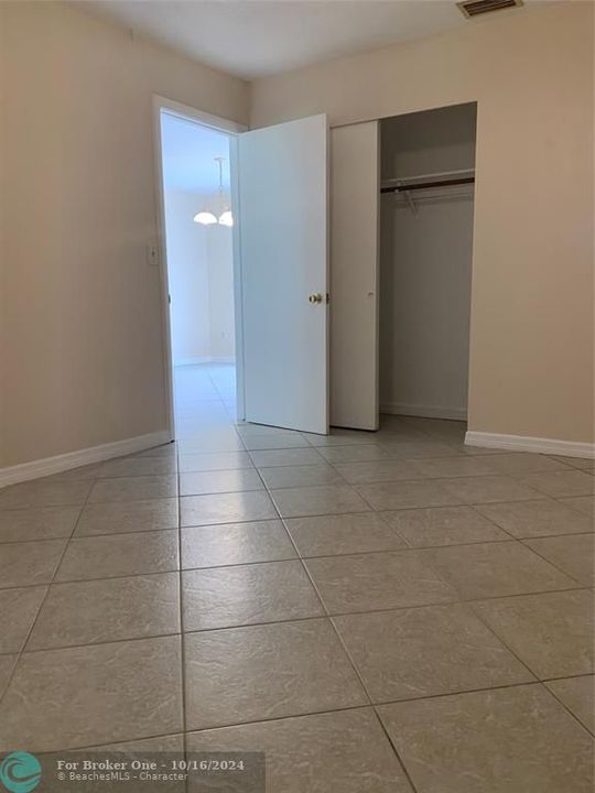 For Rent: $1,960 (3 beds, 2 baths, 1296 Square Feet)