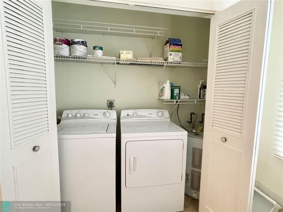 For Rent: $2,200 (2 beds, 2 baths, 1005 Square Feet)