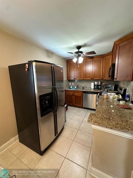 For Sale: $105,000 (2 beds, 2 baths, 883 Square Feet)
