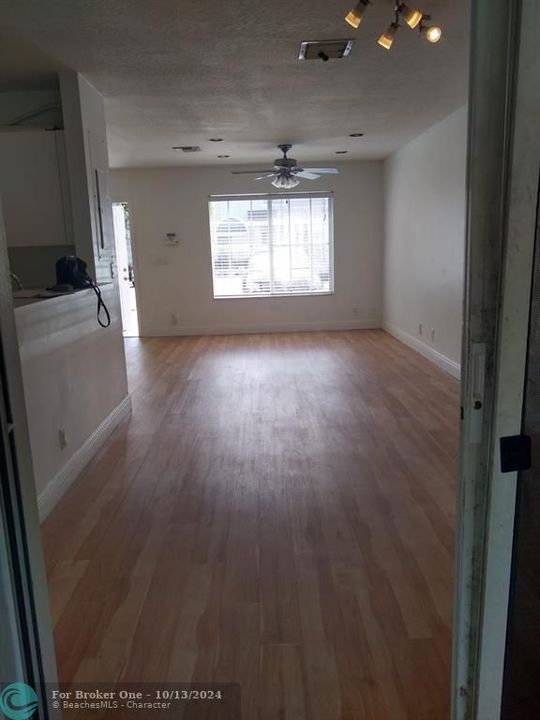 For Rent: $2,500 (2 beds, 2 baths, 1050 Square Feet)