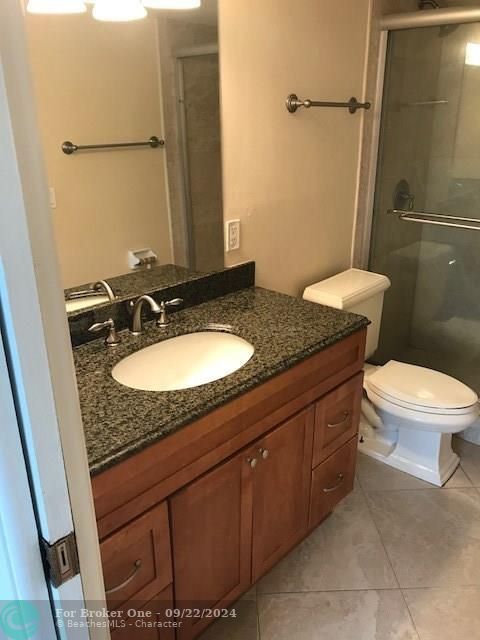 For Rent: $1,875 (1 beds, 1 baths, 758 Square Feet)