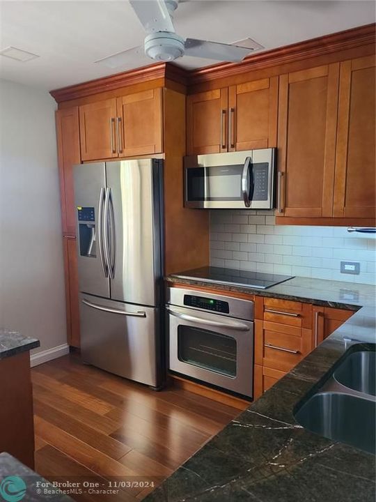 For Rent: $2,300 (2 beds, 2 baths, 1064 Square Feet)