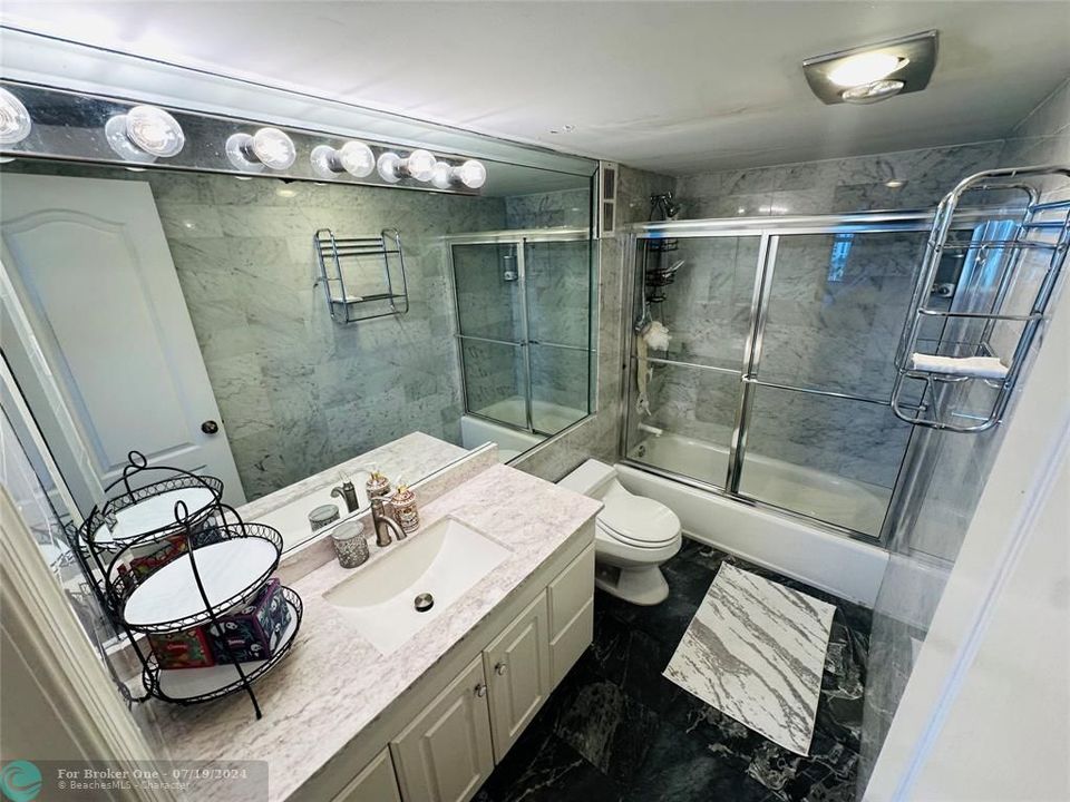 待售: $899,000 (2 贝兹, 2 浴室, 1350 平方英尺)