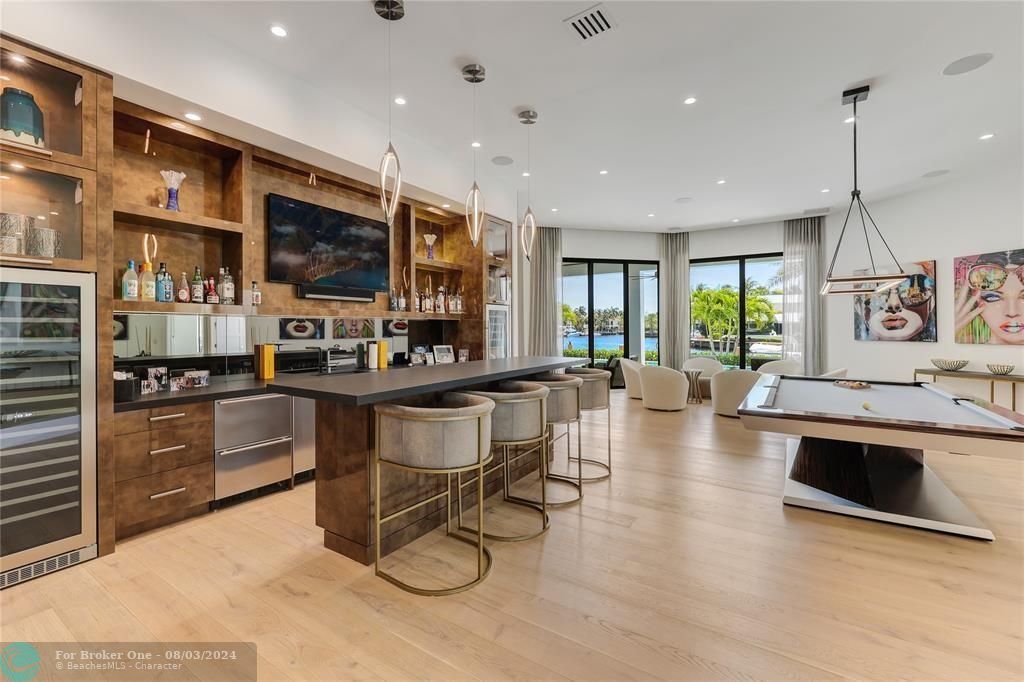 For Sale: $9,875,000 (6 beds, 6 baths, 6318 Square Feet)